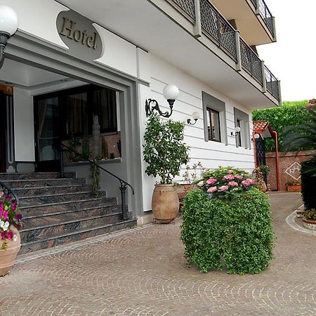多纳托餐厅酒店 Calvizzano 外观 照片