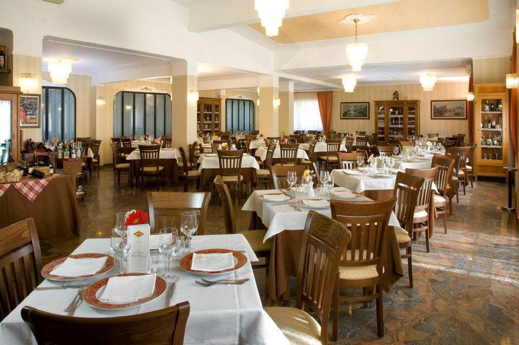 多纳托餐厅酒店 Calvizzano 外观 照片