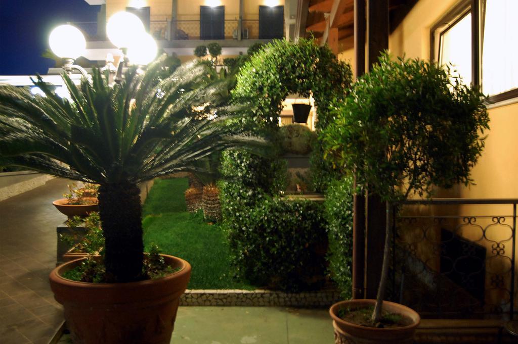 多纳托餐厅酒店 Calvizzano 外观 照片
