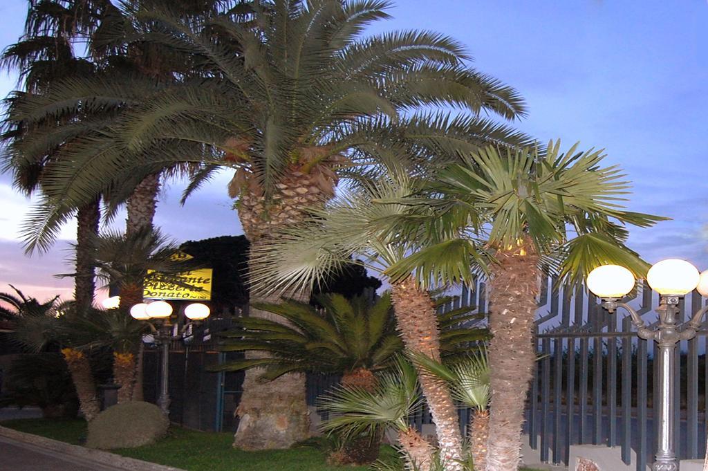 多纳托餐厅酒店 Calvizzano 外观 照片